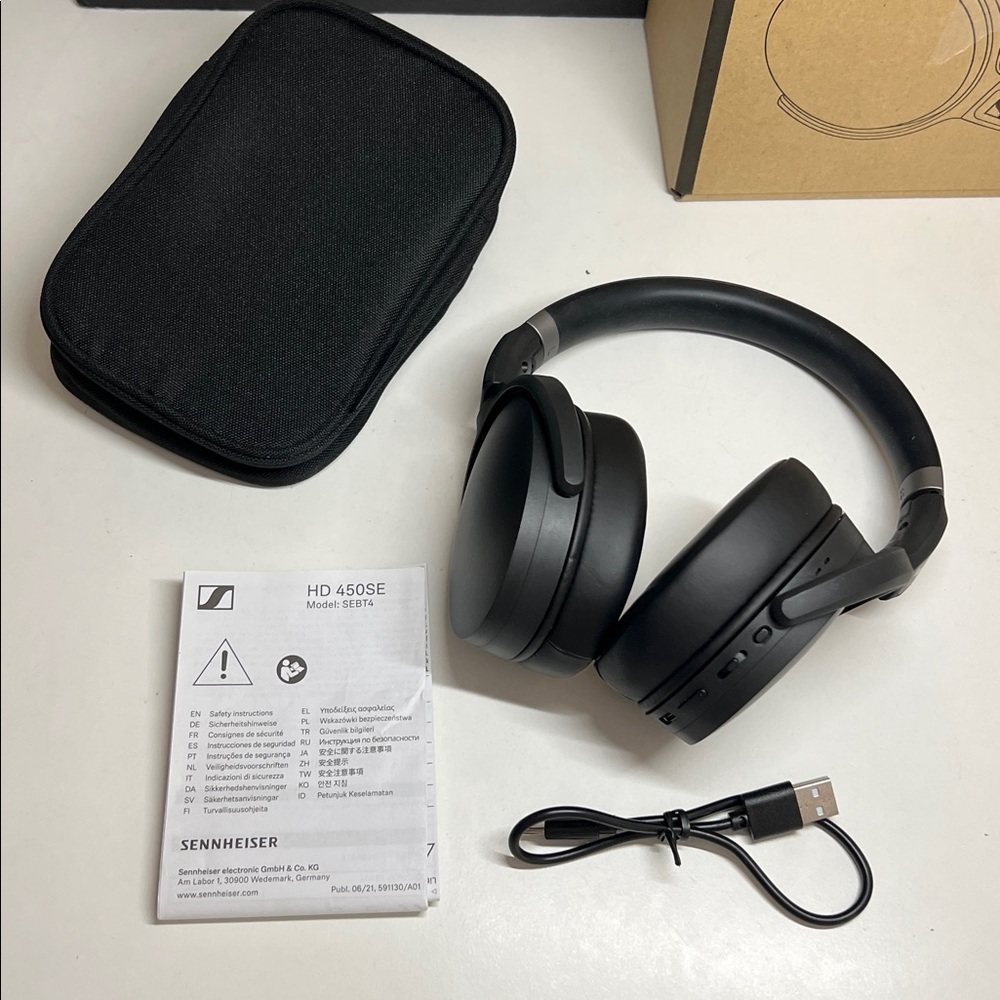 Sennheiser HD 450SE Wireless Headphones - Picture 2 of 16